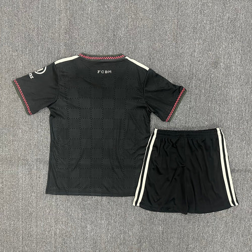 25/26 Ensemble Enfant  Bayern Munich  Extérieur