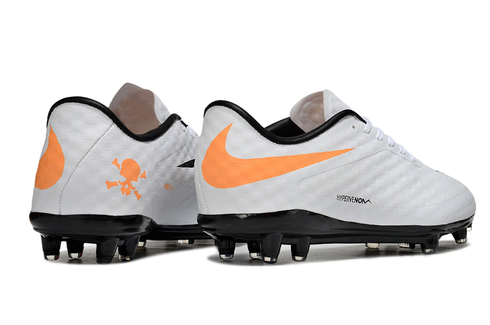 Crampons Hypervenom phantom