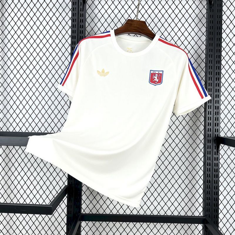 Maillot 25/26 Lyon Spécial